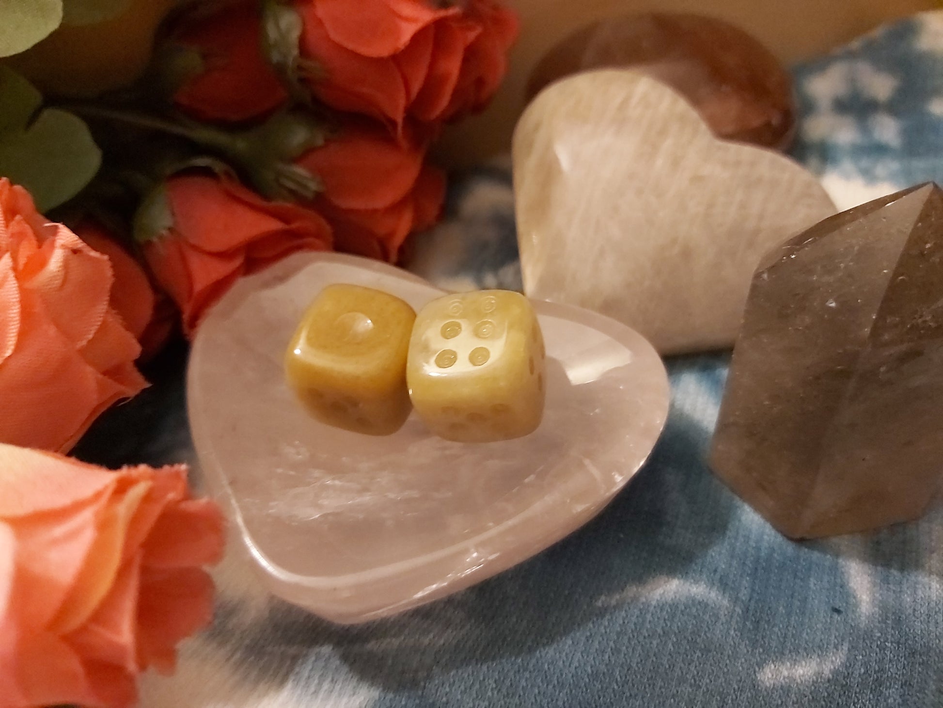 Stone, Dice, stone dice, gift, giftset, pairs, canada, gifts, gift shop, natural stone, natural stone dice, yellow aventurine, yellow aventurine dice