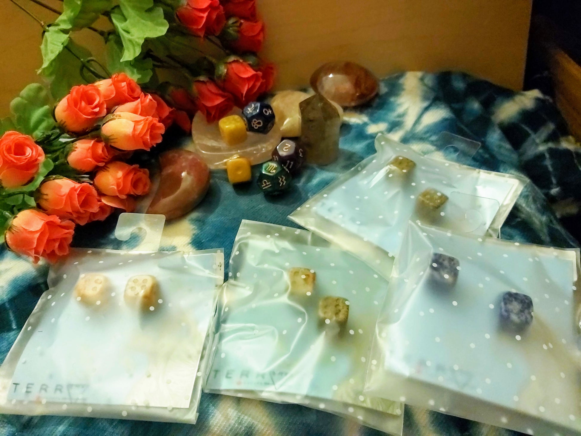 Stone, Dice, stone dice, gift, giftset, pairs, canada, gifts, gift shop, natural stone, natural stone dice, yellow aventurine, yellow aventurine dice, sodalite, sodalite dice, tiger eye, tiger eye dice