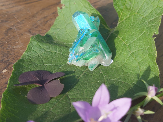 Blue aura quartz crystal , giftshop  gifts , cluster, gemstone, semiprecious, Canadian, Canada, Ontario, gifts,  birthday, witch, for her, for him, for kids, for teens, quartz, blue, titanium aura quartz, throat chakra