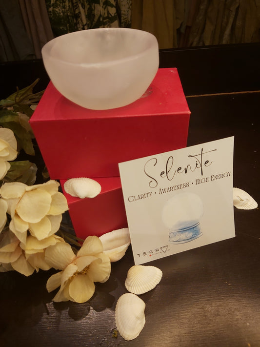 Selenite, selenite bowl, jewlery dish, selenite dish, large bowl, spirituality gifts, spirituality gift, witchy gifts, bowls, crystal bowl, crystal bowls, Canadian, Canada, gift, giftshop, gift shop, artfelt, beautiful, for her, for him  for them
